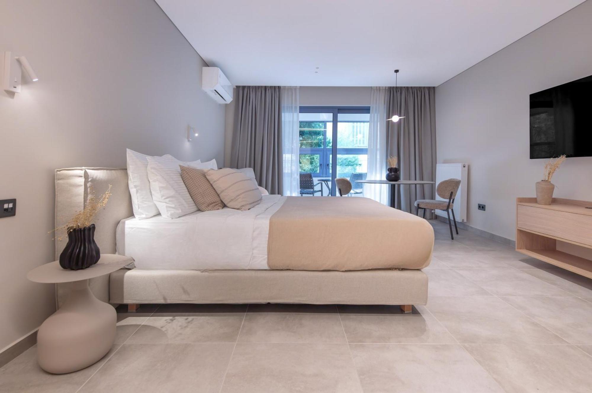 Апартаменты Phaedrus Living Luxury Residences Aurora *